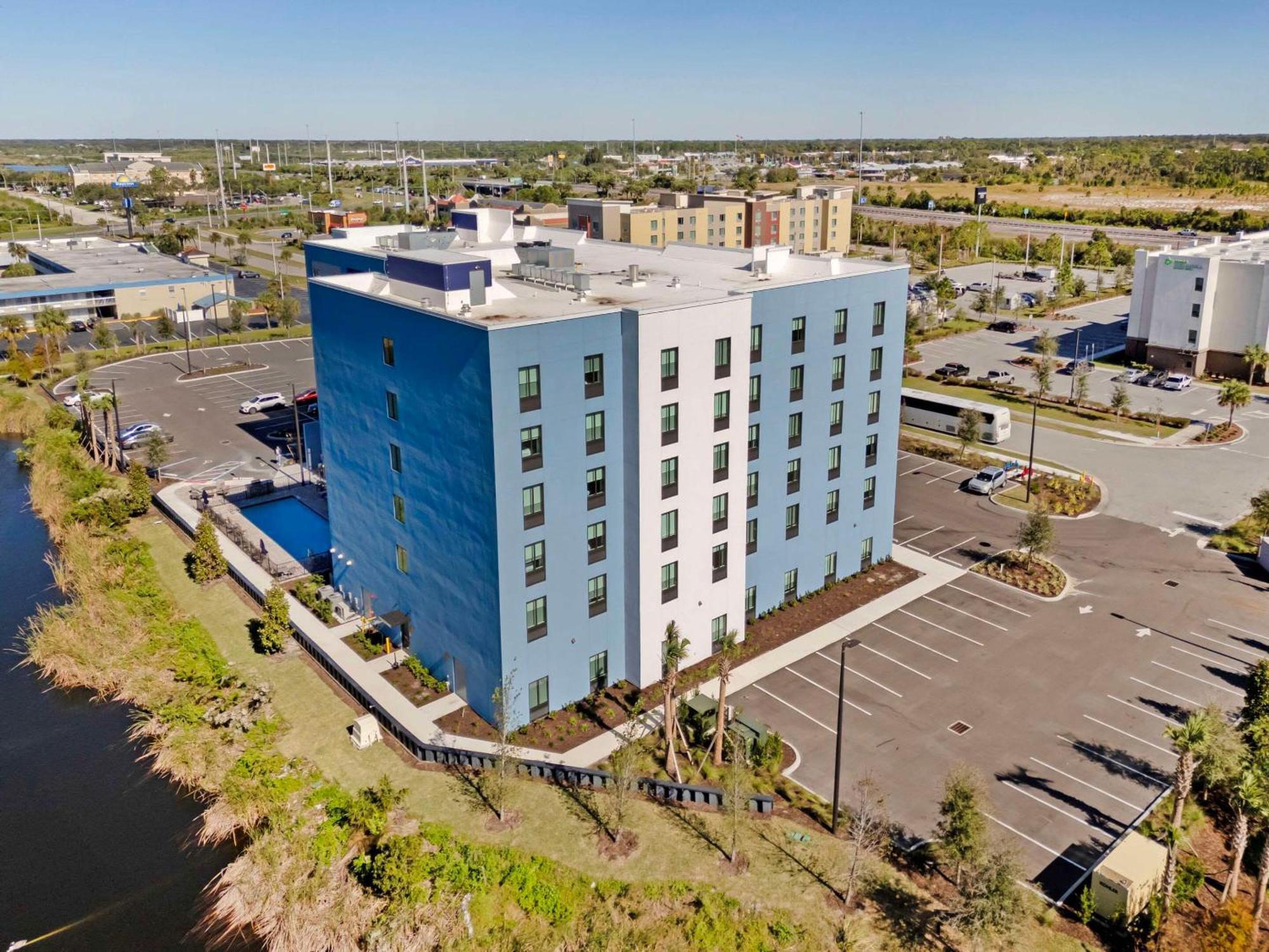 Comfort Suites Titusville Near Kennedy Space Center Exterior photo